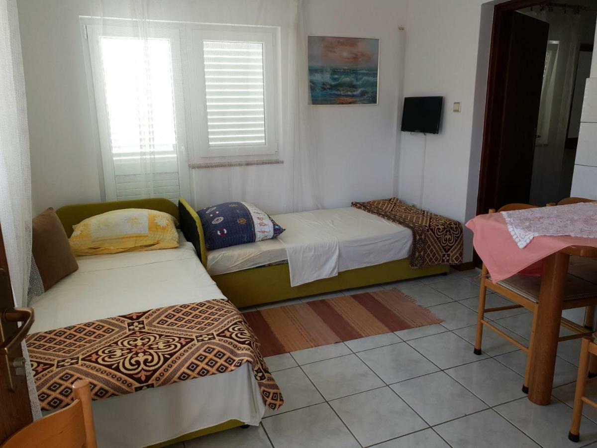 Apartments L.Z. Стариград-Пакленица Екстериор снимка